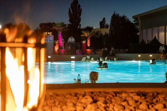 Pool & Wine Party in der Therme Laa - Hotel & Silent Spa