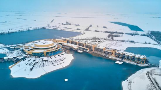 St Martins Therme & Lodge im Winter