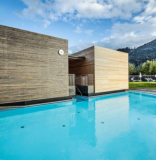 External sauna and a swimming pool