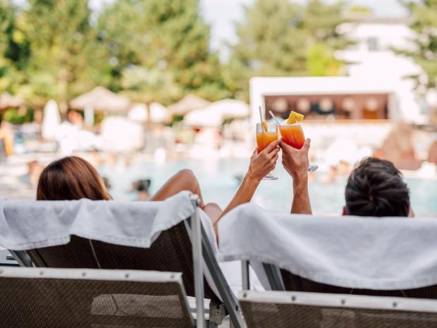 Cocktailzeit in der Karibiklagune - Spa Resort Geinberg