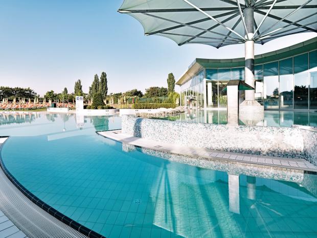 Außenbecken - Thermenresort Laa 