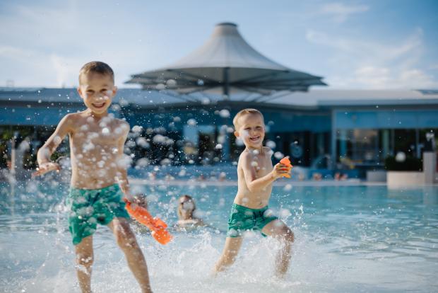 Badespaß - Kinder im Wasser