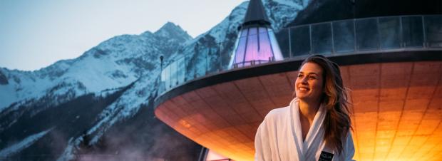 Healthy at AQUA DOME - Woman with bathrobe outside
