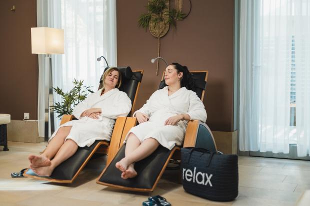 Abschalten beim Relax! Tagesurlaub in der Therme Laa - Hotel & Silent Spa (C) Pflanzl Media