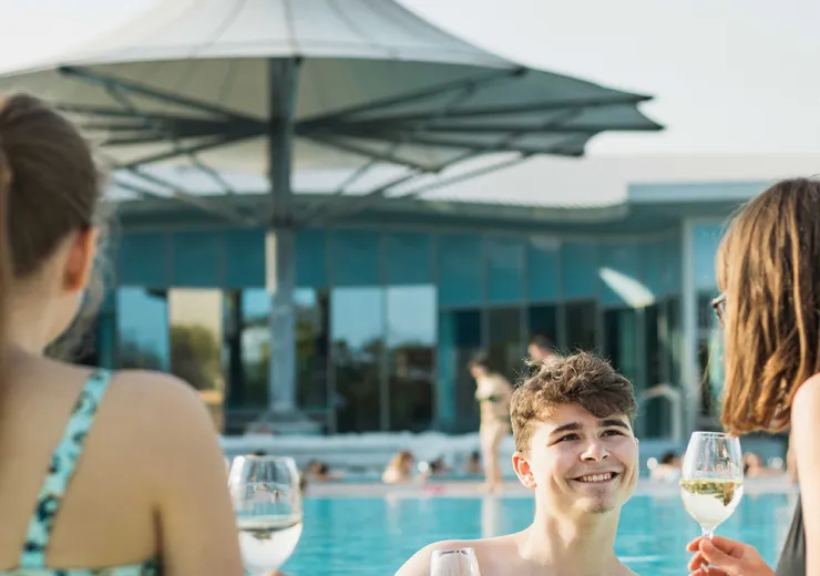 Pool & Wine 2025