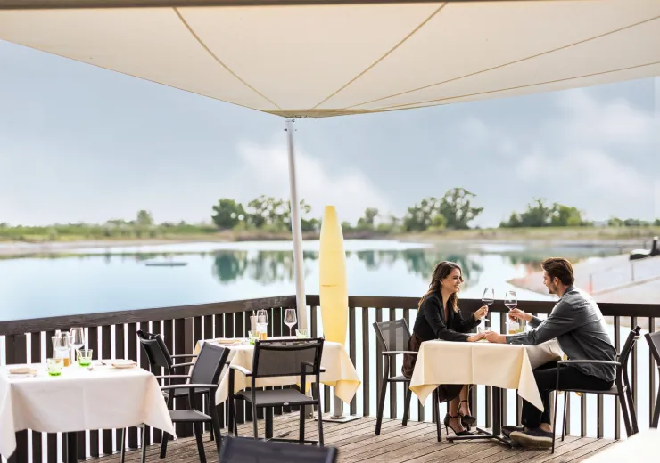 Lakeside-Dinner